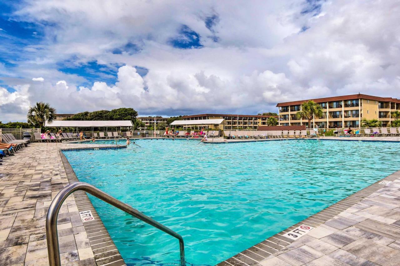 Hilton Head Condo - Beachfront Community! ヒルトンヘッドアイランド エクステリア 写真